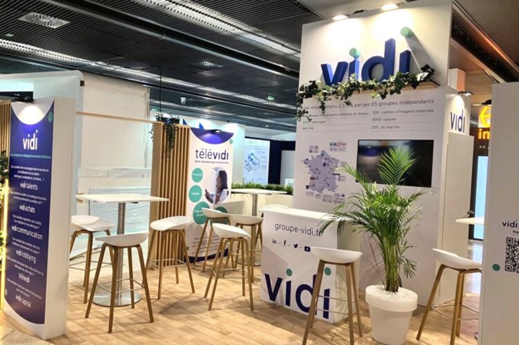 Stand Capsule Concept JFR